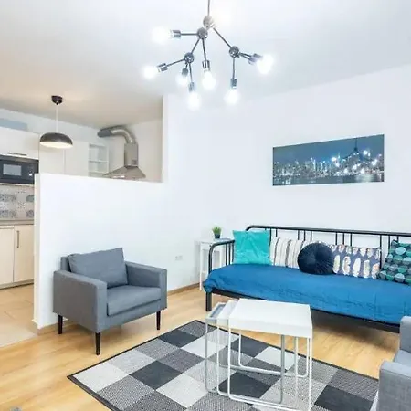 2br & 2balcony By Nw Apartmán