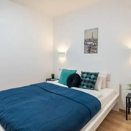 2br & 2balcony By Nw *