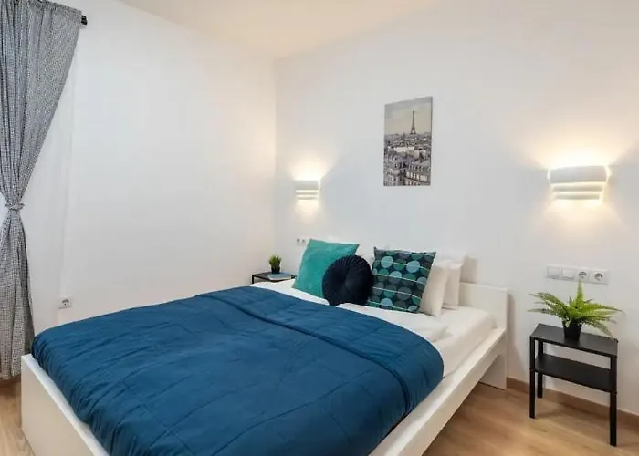 2br & 2balcony By Nw *