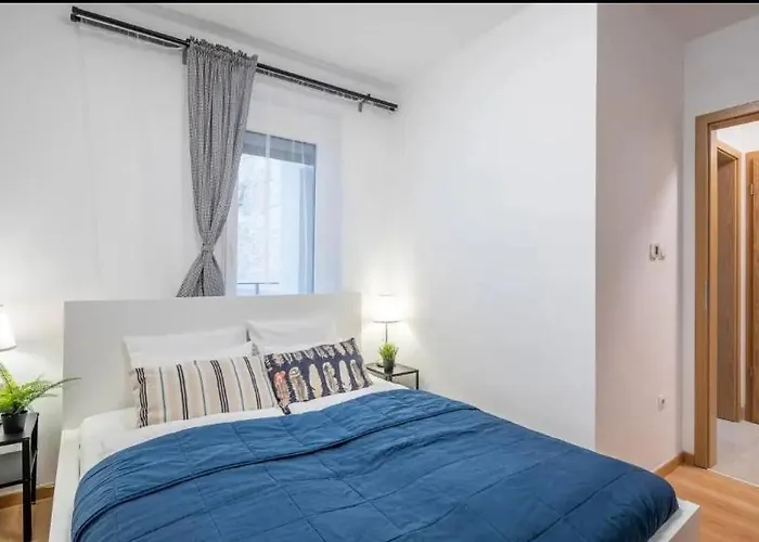 2br & 2balcony By Nw *